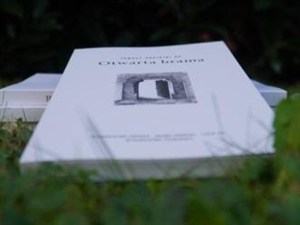 Obrazek Otwarta brama