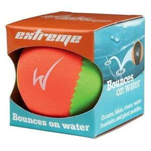 Picture of Piłka Extreme odbijająca się od wody